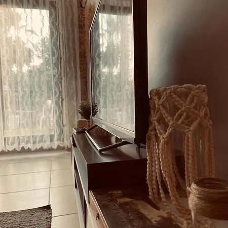 בית אירוח Foca Elies And Garden Ismetpasa